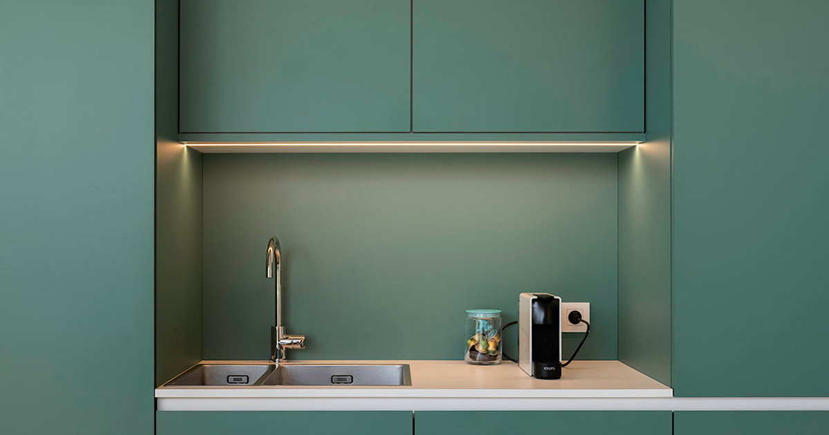 Unicolour design - green cupboards